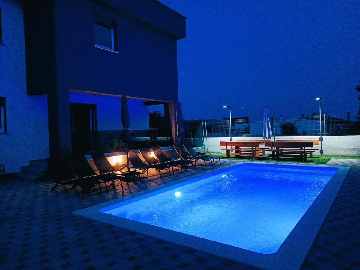 Villa Nikolina - Luxury Villa With 5 Bedrooms And Swimming Pool 보드냔 외부 사진