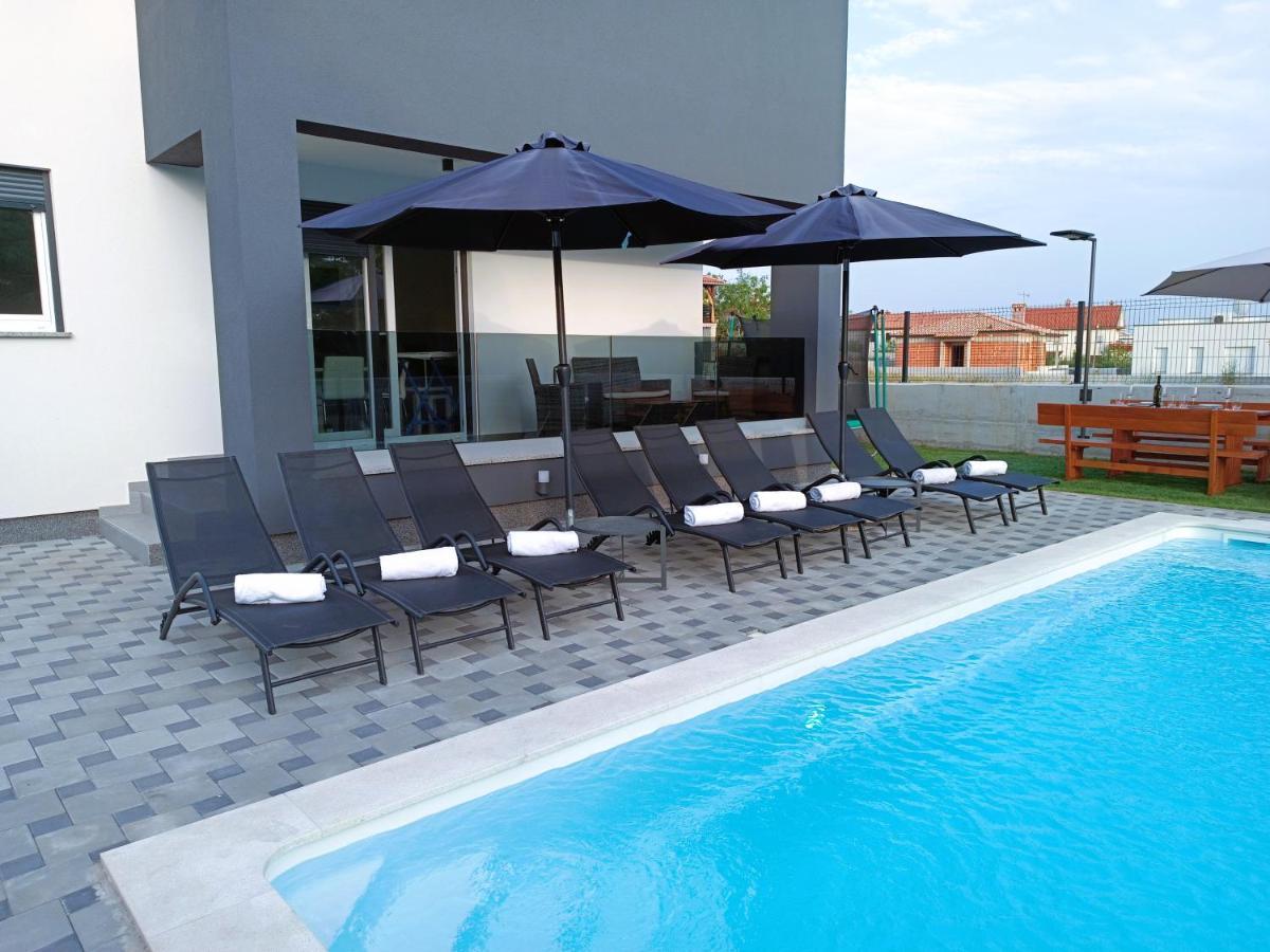 Villa Nikolina - Luxury Villa With 5 Bedrooms And Swimming Pool 보드냔 외부 사진
