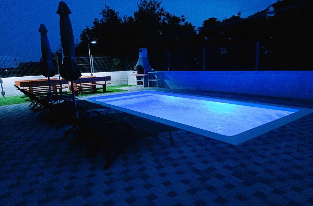 Villa Nikolina - Luxury Villa With 5 Bedrooms And Swimming Pool 보드냔 외부 사진